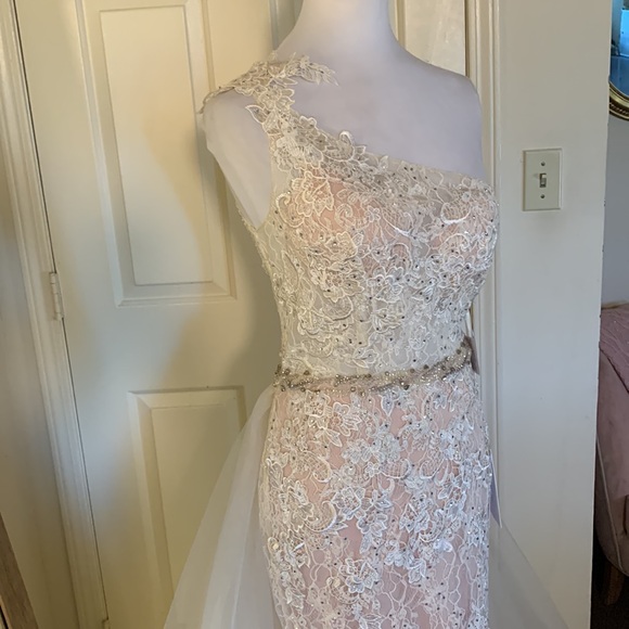 MAC DUGGAL
Lace One Shoulder Train Gown - Picture 6 of 17